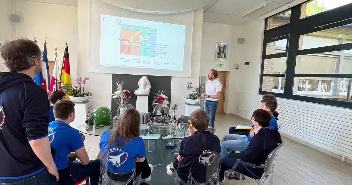 La Classe Défense du collège La Fosse aux Dames en visite au sein de la Mairie