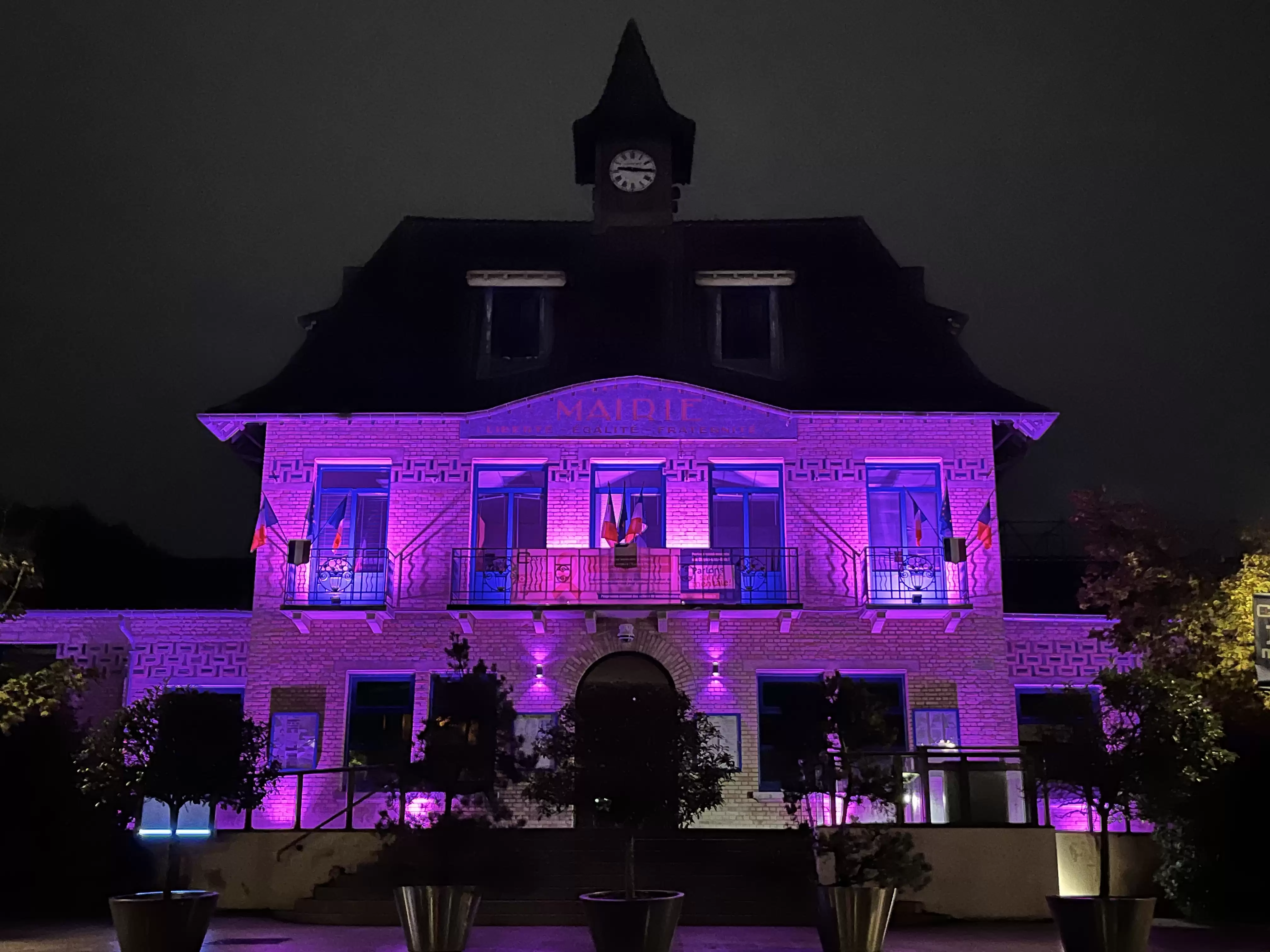 Le rose s'affiche, la solidarité aussi !