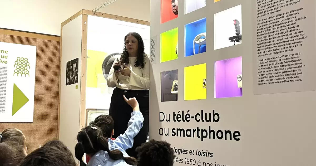 Médiation culturelle : une classe de CE1 remonte le temps à l’Espace Philippe Noiret ! 
